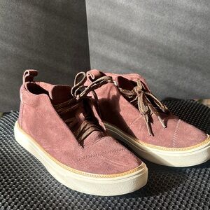 Tom’s Brown Suede High-Top Sneakers